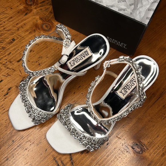 Badgley Mischka Galia Size White Satin - Picture 17 of 17